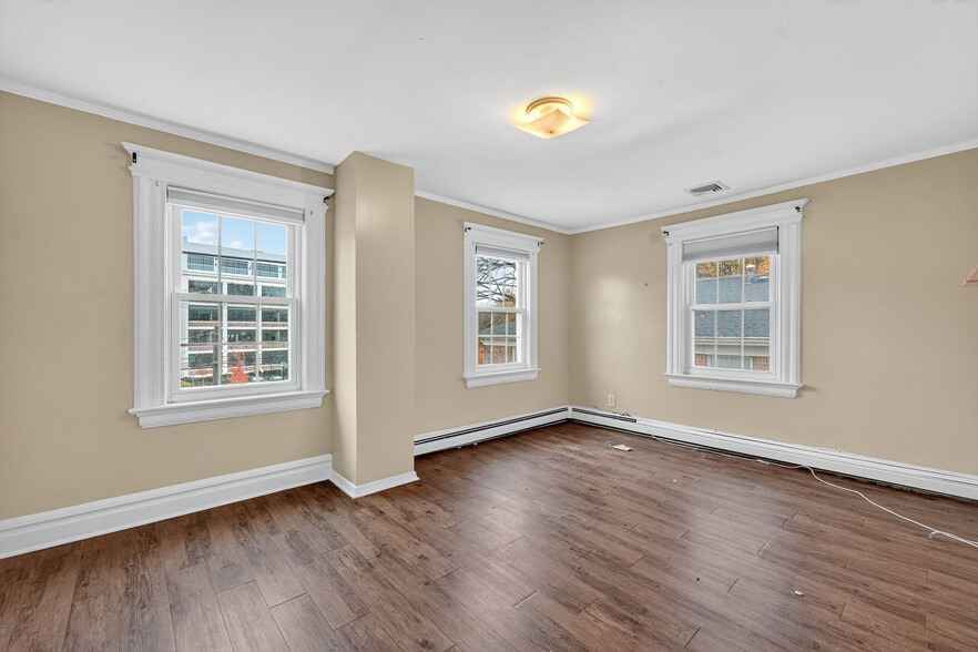 More Photos Of 160 Bloomfield Ave, Verona Storefront Retail Office For Sale