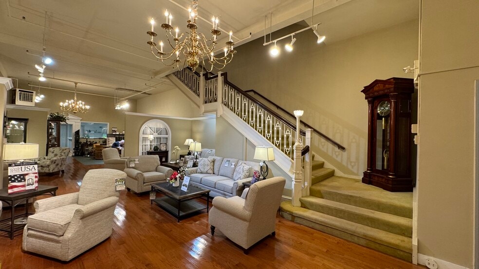 More Photos Of 223 Northampton St, Easton Apartments For Sale