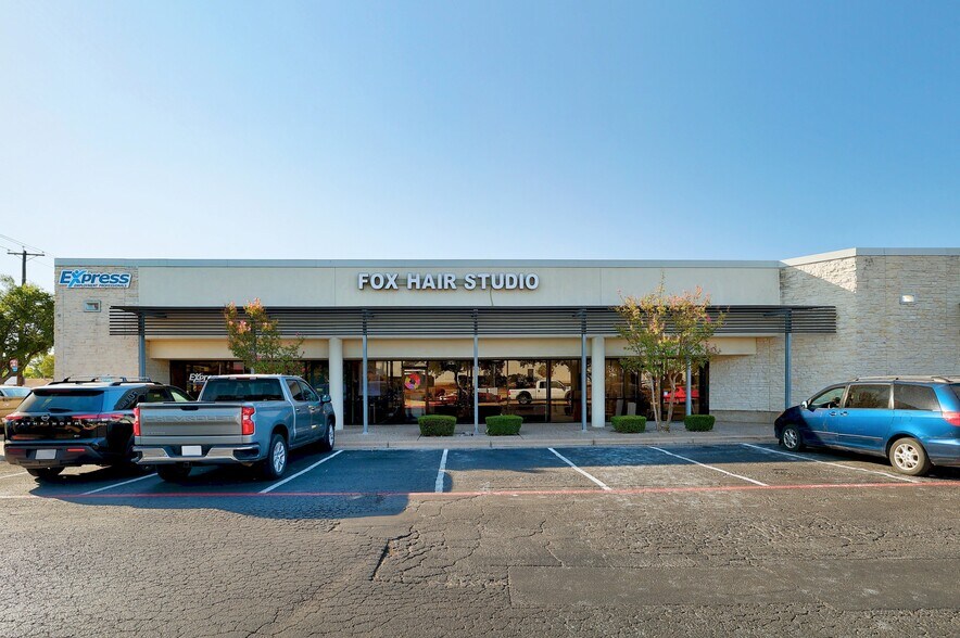 More Photos Of 2000 N Mays St, Round Rock Freestanding For Lease