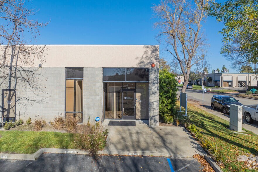 More Photos Of 1047 Serpentine Ln, Pleasanton Research And Development For Lease