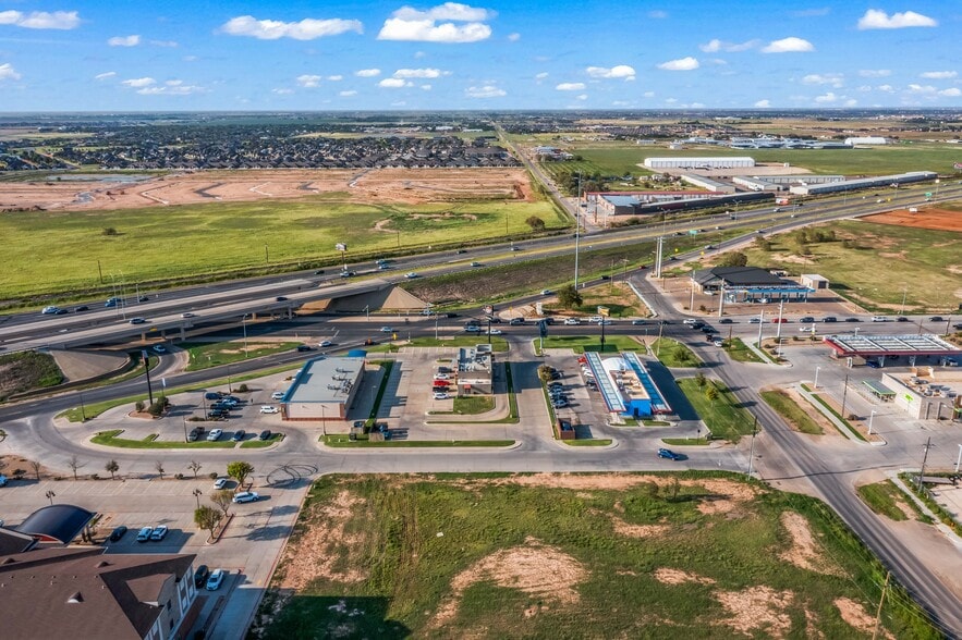 More Photos Of 7907 82nd St, Wolfforth Fast Food For Lease