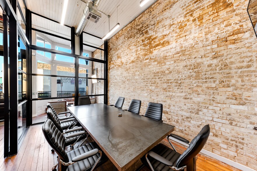 More Photos Of 102 S Goliad St, Rockwall Office For Lease