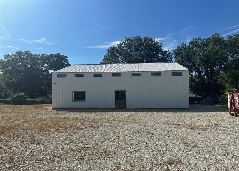 More Photos Of 421 E Moneta Ave, Peoria Heights Self Storage For Lease