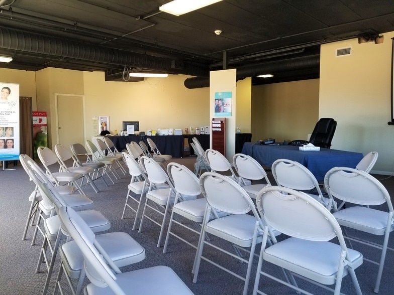 More Photos Of 3170 E 53rd St, Davenport Freestanding For Lease