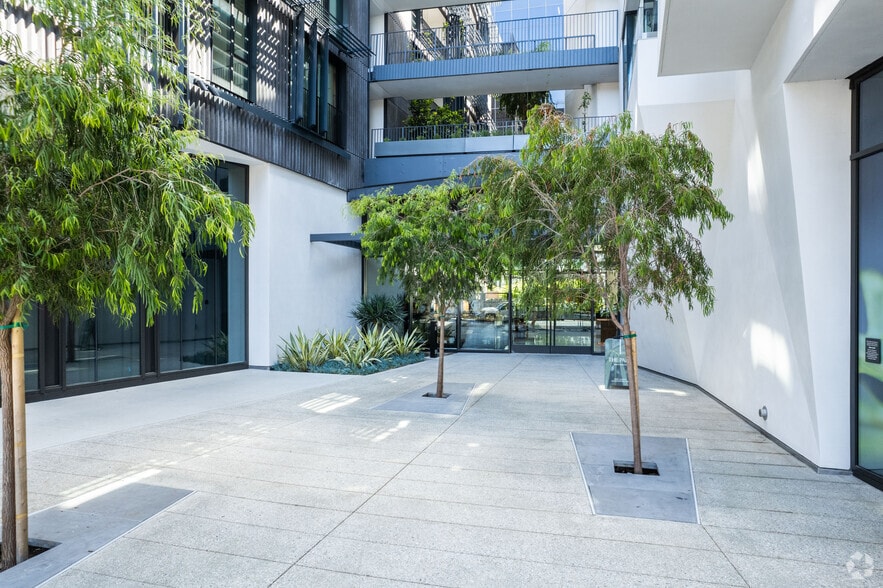 More Photos Of 500 Broadway, Santa Monica Multifamily For Sale