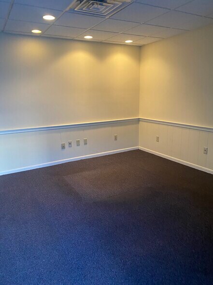 More Photos Of 326 N Wayne St, Piqua Office For Lease