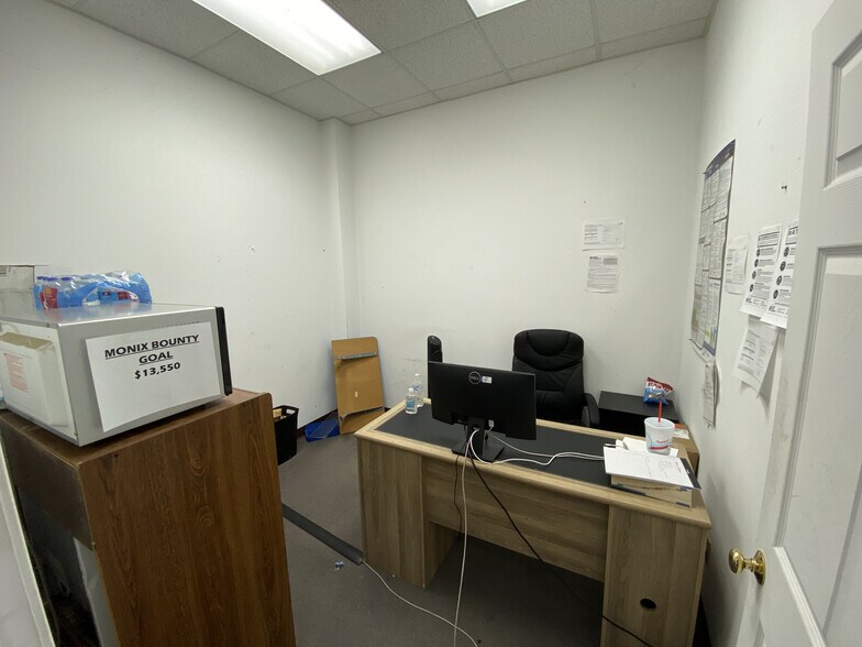 More Photos Of 380 E State Highway CC, Nixa Warehouse For Lease