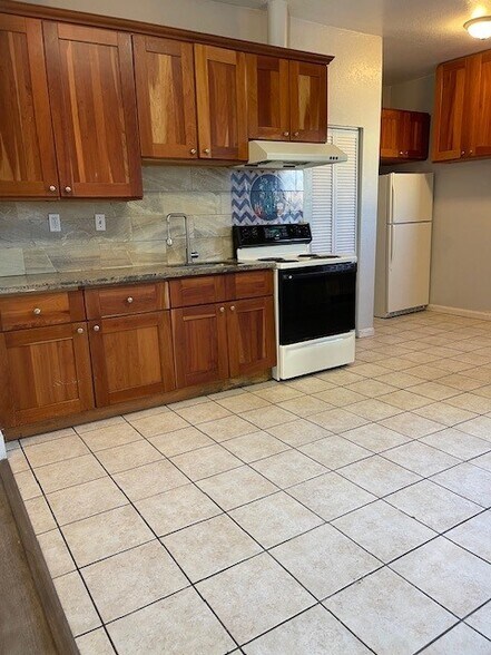 More Photos Of 848 International Blvd, Oakland Apartments For Sale