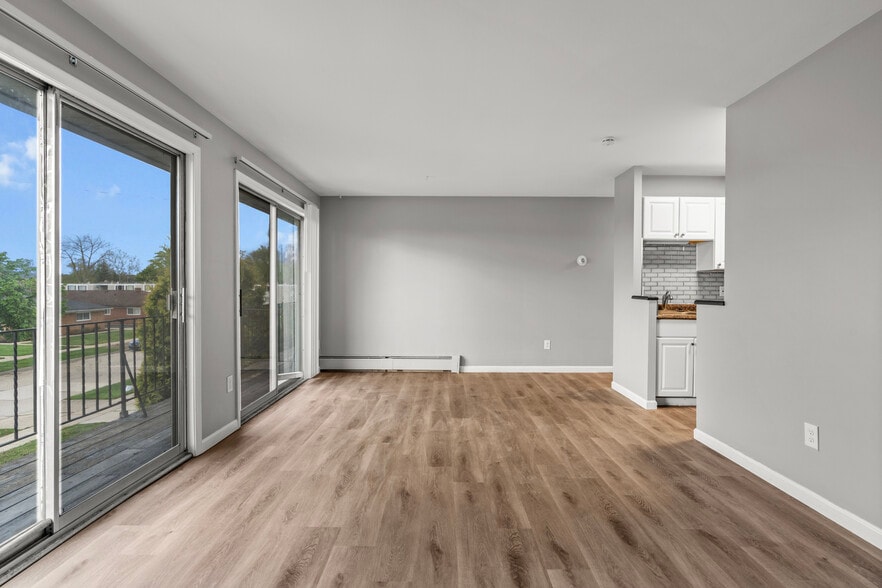 More Photos Of 3915 Devon Rd, Royal Oak Apartments For Sale