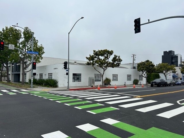Primary Photo Of 1032 Broadway, Santa Monica Flex For Lease