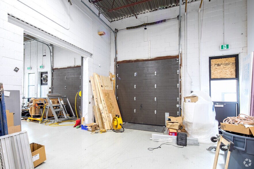 More Photos Of 7720 Kimbel St, Mississauga Warehouse For Lease