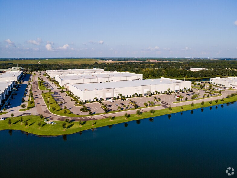 More Photos Of 3145 Lakewood Ranch Blvd, Bradenton Warehouse For Lease