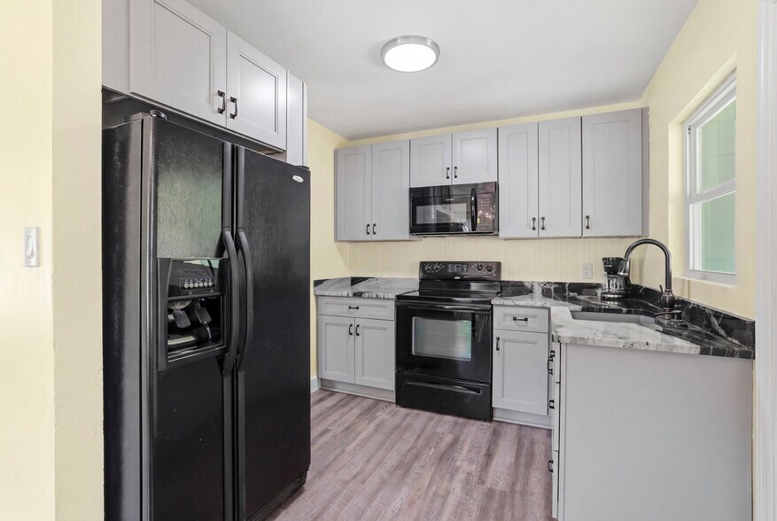 More Photos Of , Tallahassee Multifamily For Sale
