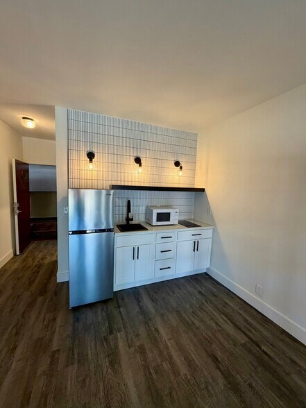 More Photos Of 6221 NE 82nd Ave, Portland Hotel For Sale