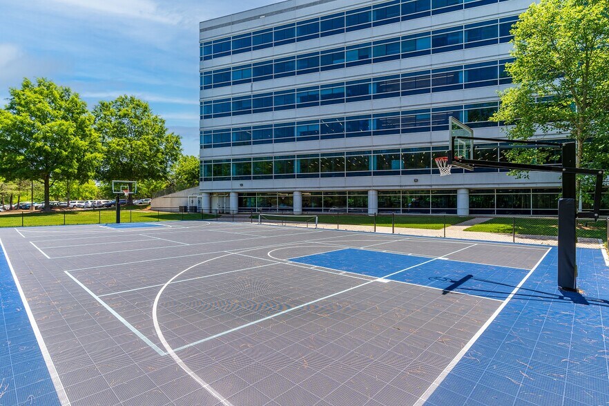 More Photos Of 5995 Windward Pky, Alpharetta Office For Lease