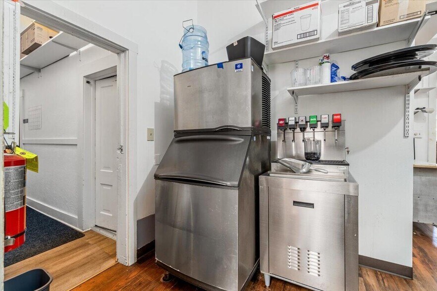 More Photos Of 315 Main St, Ferndale Hotel For Sale