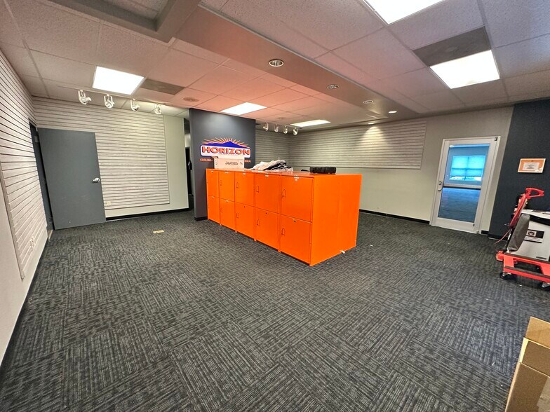 More Photos Of 269 Executive Park Dr NE, Concord Showroom For Lease