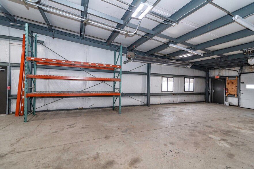 More Photos Of 4 Wilder Dr, Plaistow Warehouse For Lease