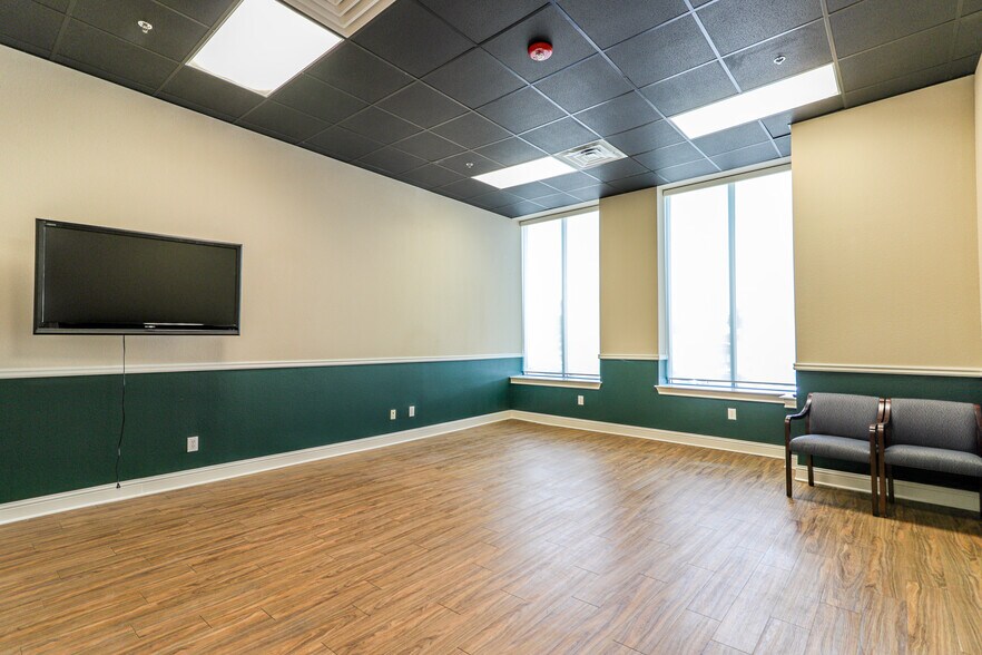 More Photos Of 605 Austin Ave, Waco Storefront Retail Office For Sale