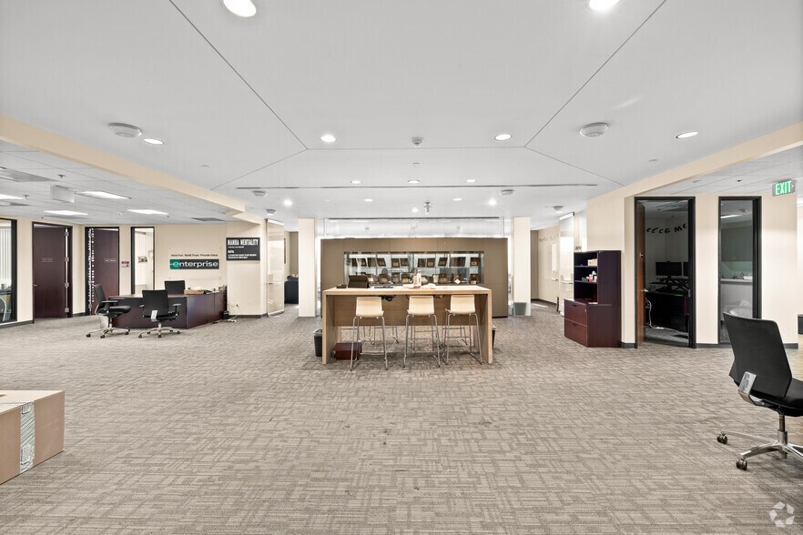 More Photos Of 5805 Sepulveda Blvd, Sherman Oaks Office For Lease