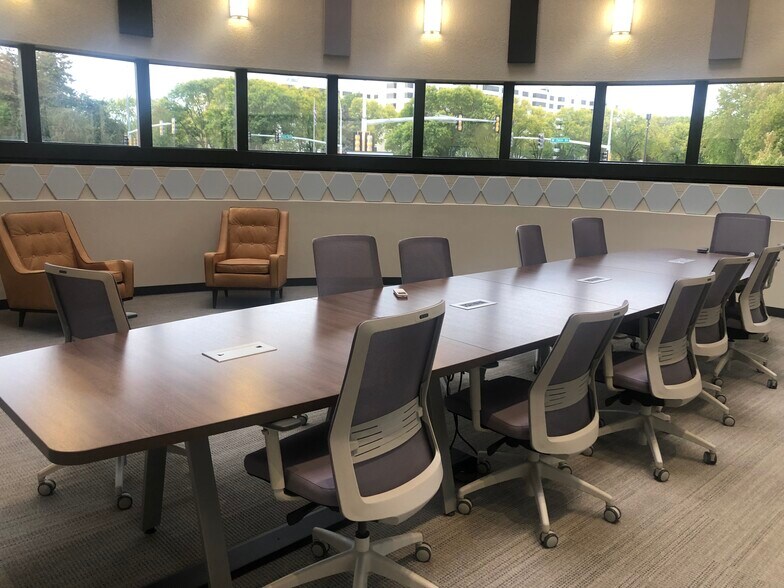 More Photos Of 3209 W 76th St, Edina Office For Lease