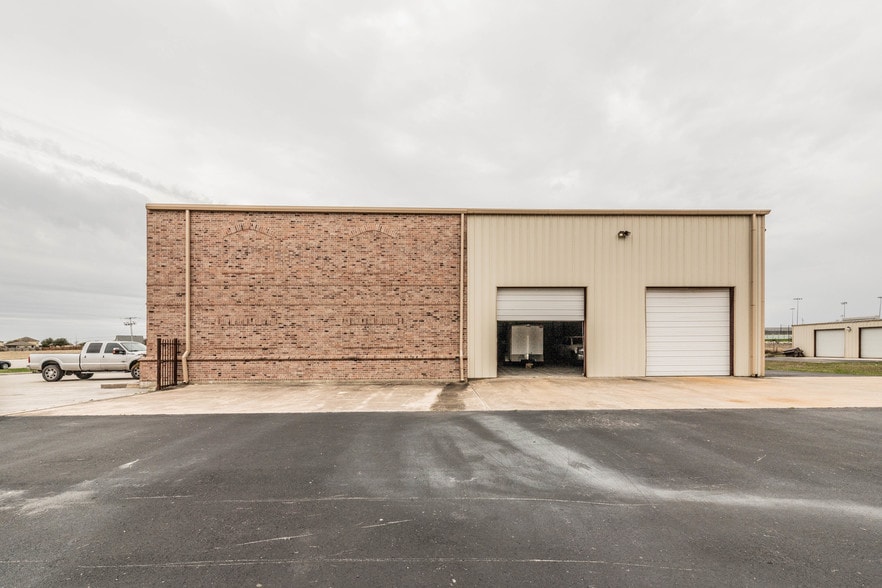More Photos Of 3700 Highway 123, San Marcos Office For Lease