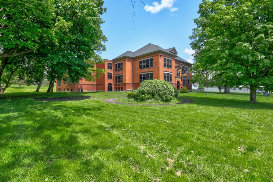 More Photos Of 1101 E 2nd St, Jamestown Schools For Sale