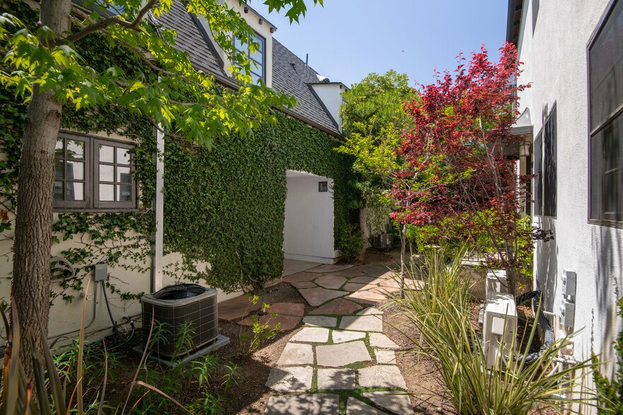 More Photos Of 921-925 16th St, Santa Monica Apartments For Sale