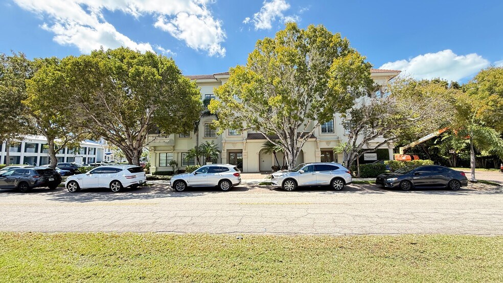 More Photos Of 750 11th St S, Naples Office Residential For Sale
