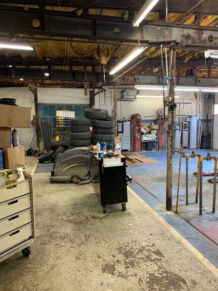 More Photos Of 330 Strode Ave, Coatesville Auto Repair For Sale