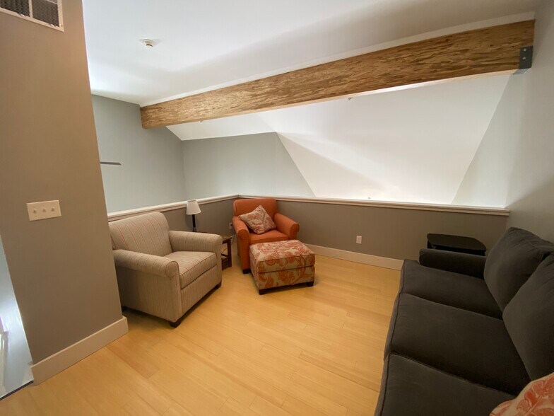 More Photos Of 15 Research Dr, Amherst Office For Sale