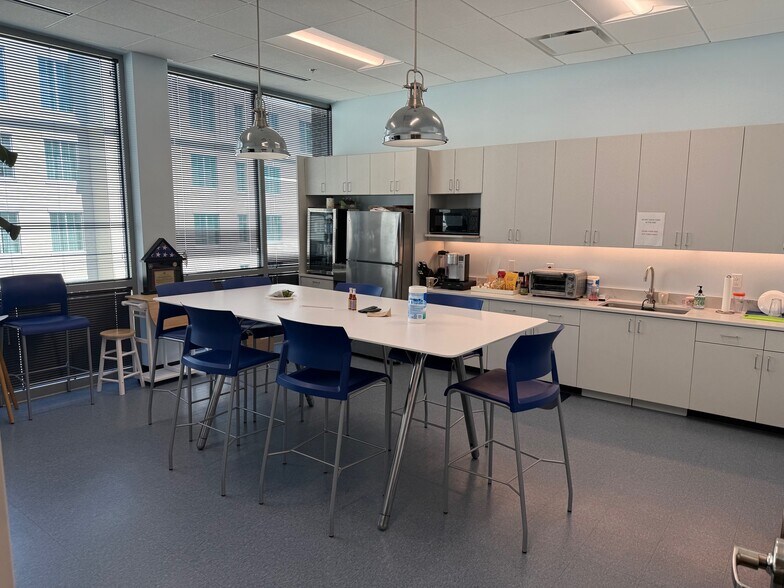 More Photos Of 75 Port City Lndg, Mount Pleasant Office For Lease