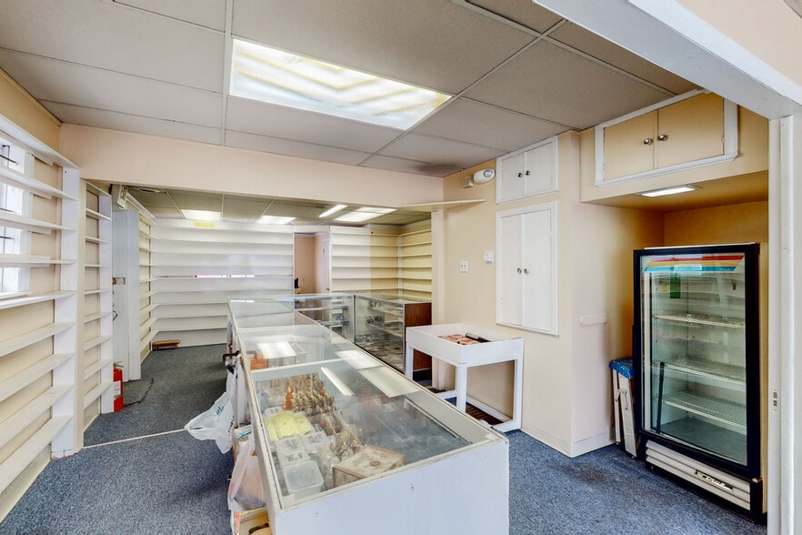 More Photos Of 1564 Becker St, Schenectady Storefront For Sale