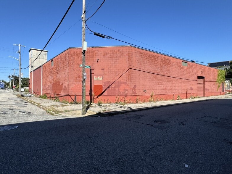 More Photos Of 42 Westfield St, Providence Manufacturing For Sale