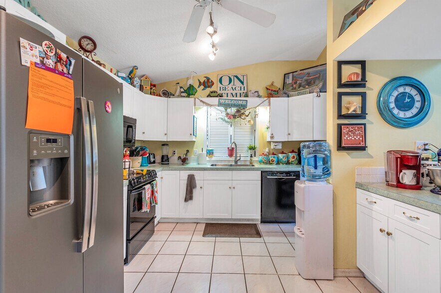 More Photos Of 1803 Gulf Blvd, Indian Rocks Beach Hotel For Sale