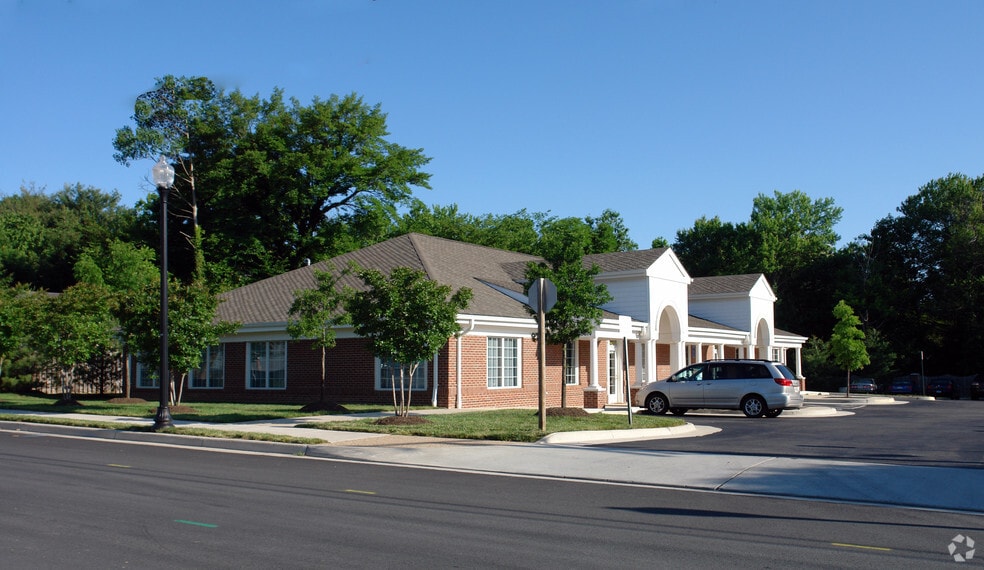 Primary Photo Of 10614 Warwick Ave, Fairfax Office For Lease
