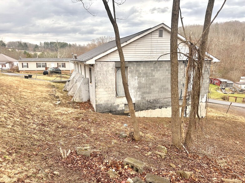 More Photos Of 105 Smith St, Beckley Religious Facility For Sale