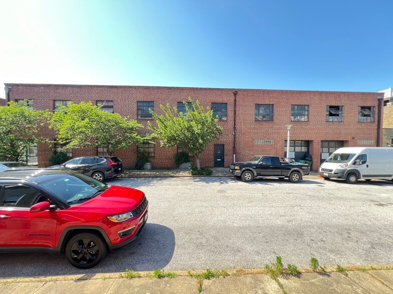 More Photos Of 1438-1442 Light St, Baltimore Showroom For Sale