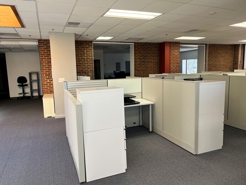 More Photos Of 200 Dexter Ave, Watertown Medical For Lease