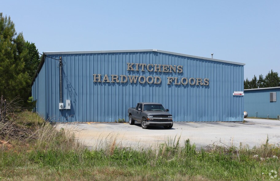 Primary Photo Of 790 Moore St, Oxford Unknown For Lease