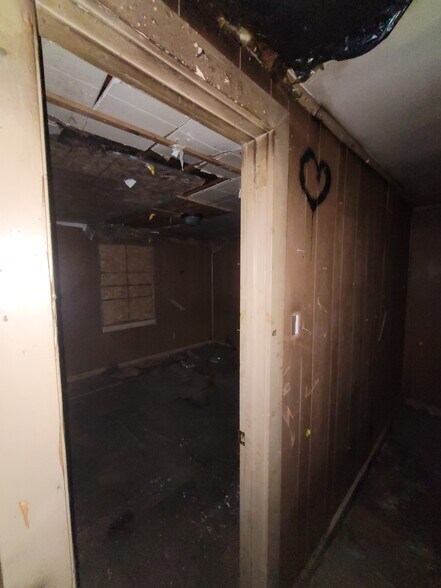 More Photos Of 1823 W 8th St, Muncie Multifamily For Sale