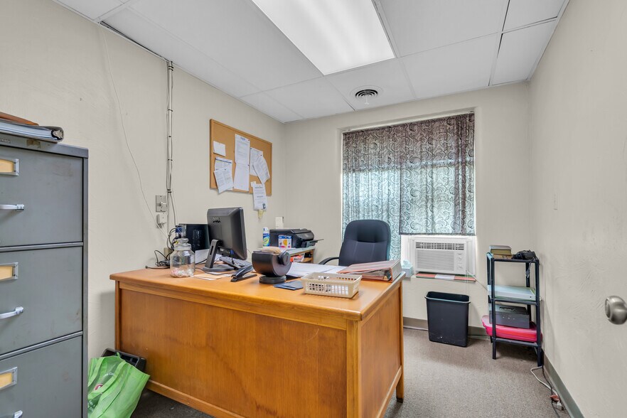 More Photos Of 727 4th St, Healdton Specialty For Sale