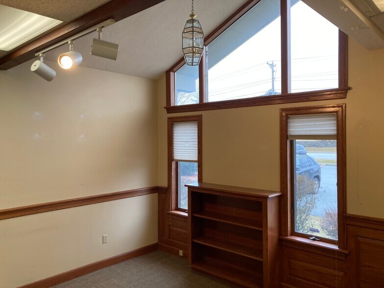 More Photos Of 200 Littleton Rd, Westford Office For Sale