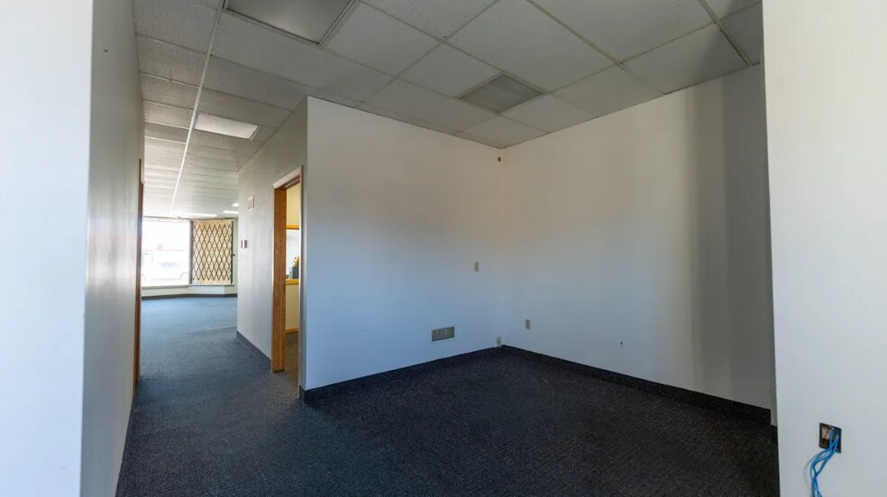 More Photos Of 2011 S Minnesota Ave, Sioux Falls Office For Lease