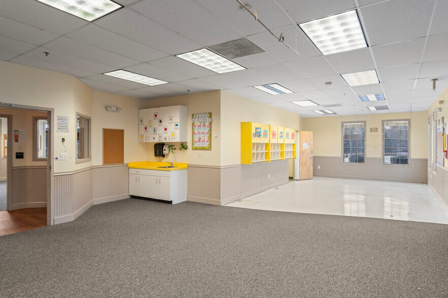 More Photos Of 42851 Smallwood Ter, Chantilly Daycare Center For Sale