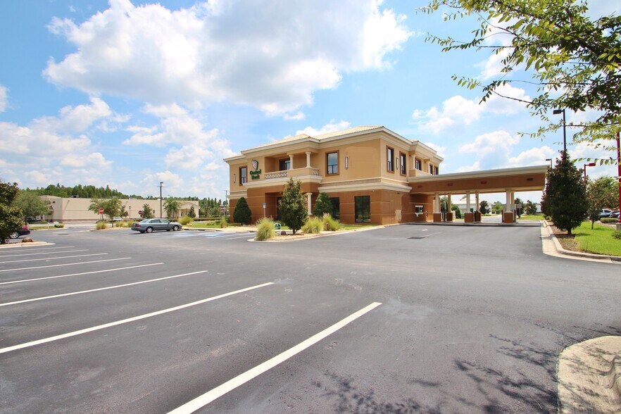 20701 Bruce B Downs Blvd, Tampa, FL 33647 Lofts/Showrooms For Lease