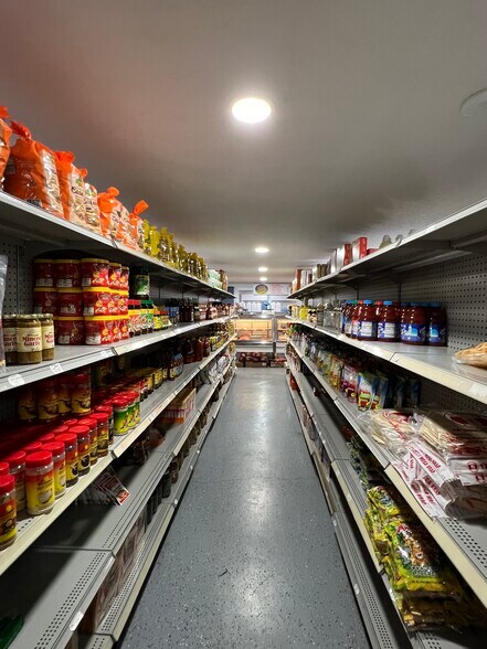 More Photos Of 6101 Symmes Rd, Gibsonton Restaurant For Sale