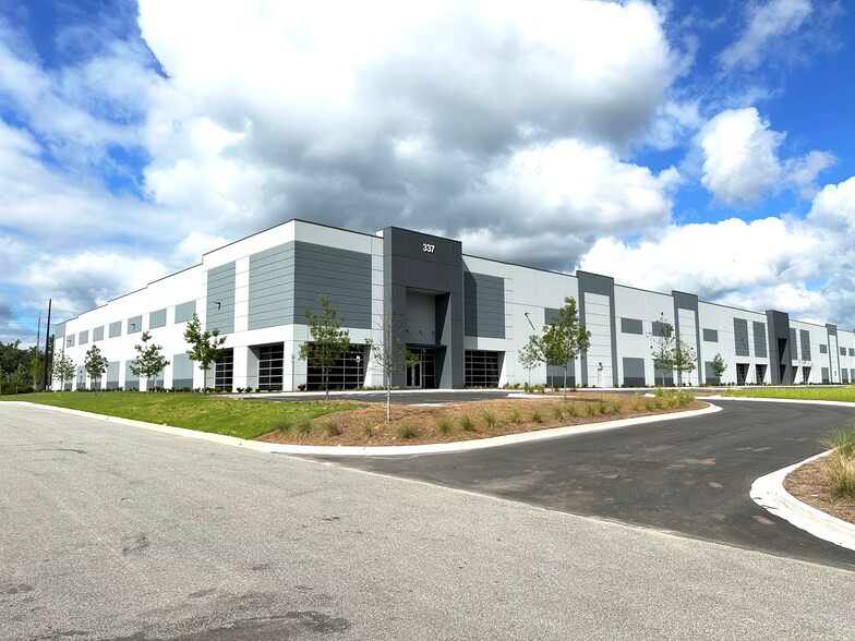 More Photos Of 334 Port City Centre Dr, Summerville Unknown For Lease