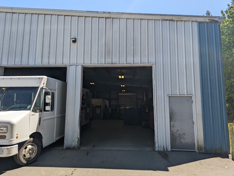More Photos Of 1013 Old Victoria Rd, Nanaimo Warehouse For Lease
