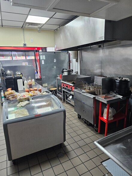 More Photos Of 319 Nassau Rd, Roosevelt Storefront For Lease